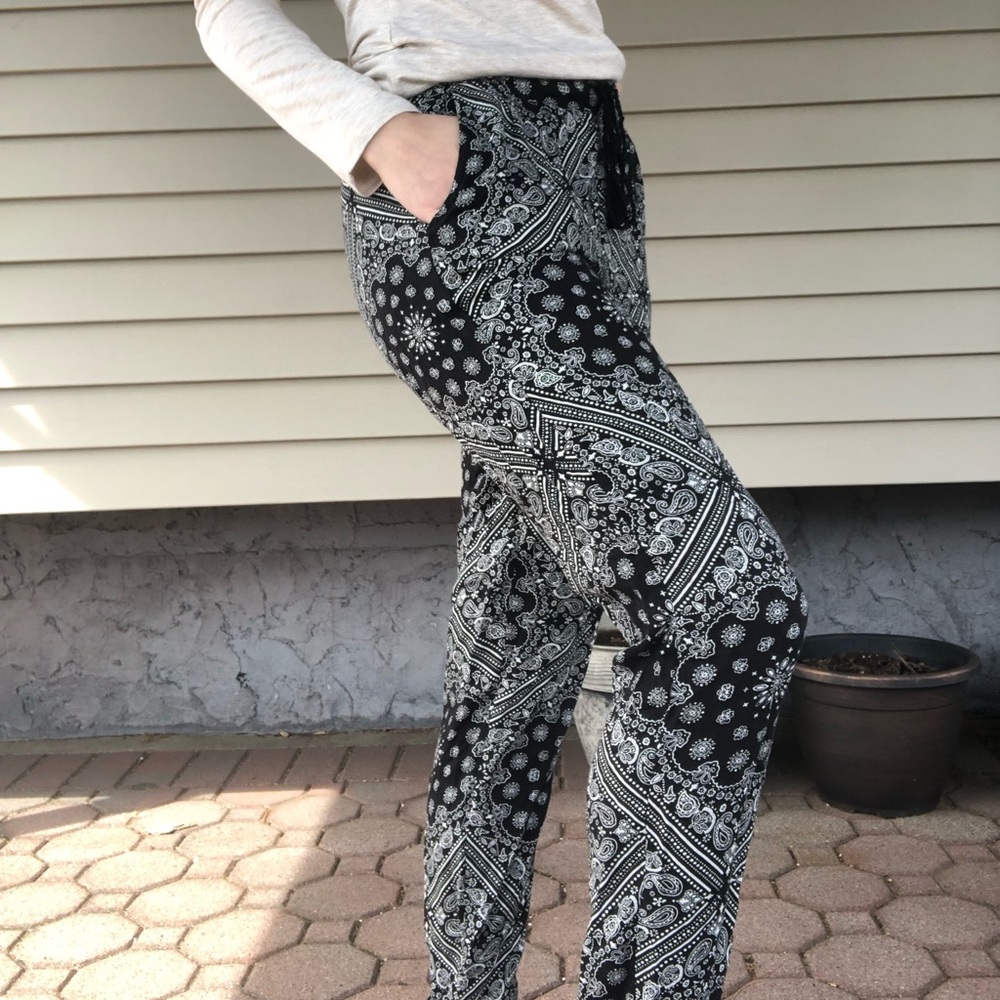 Pimkie Paisley Pants with Pockets and Tassle String